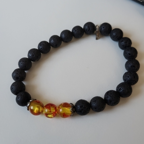 Set of two handmade Beaded Bracelets with white and golden yellow designs - Picture 5 of 7